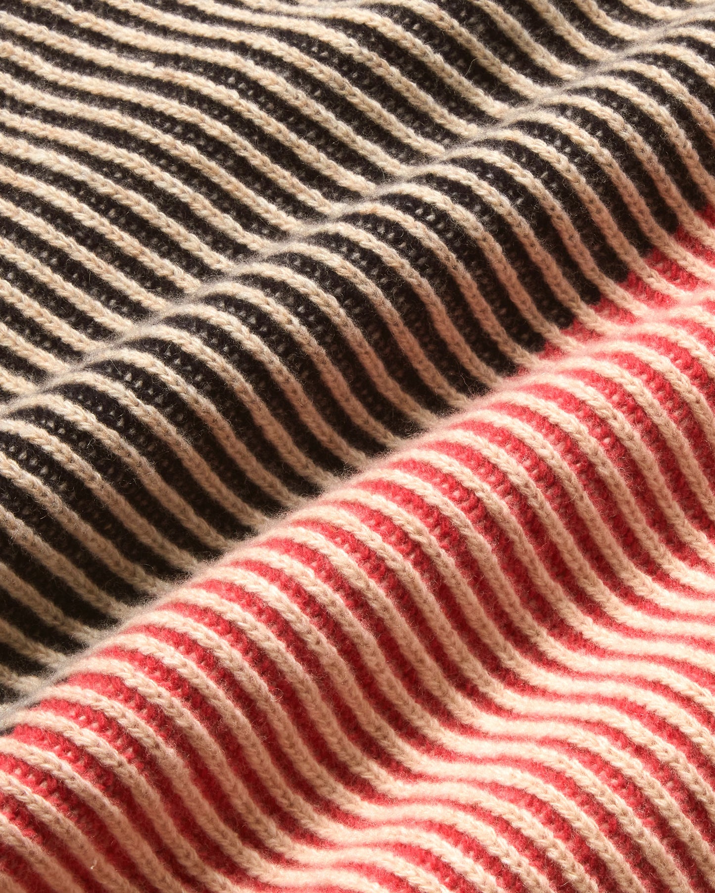 Jersey rojo lana Guiu sostenible - silueta 3