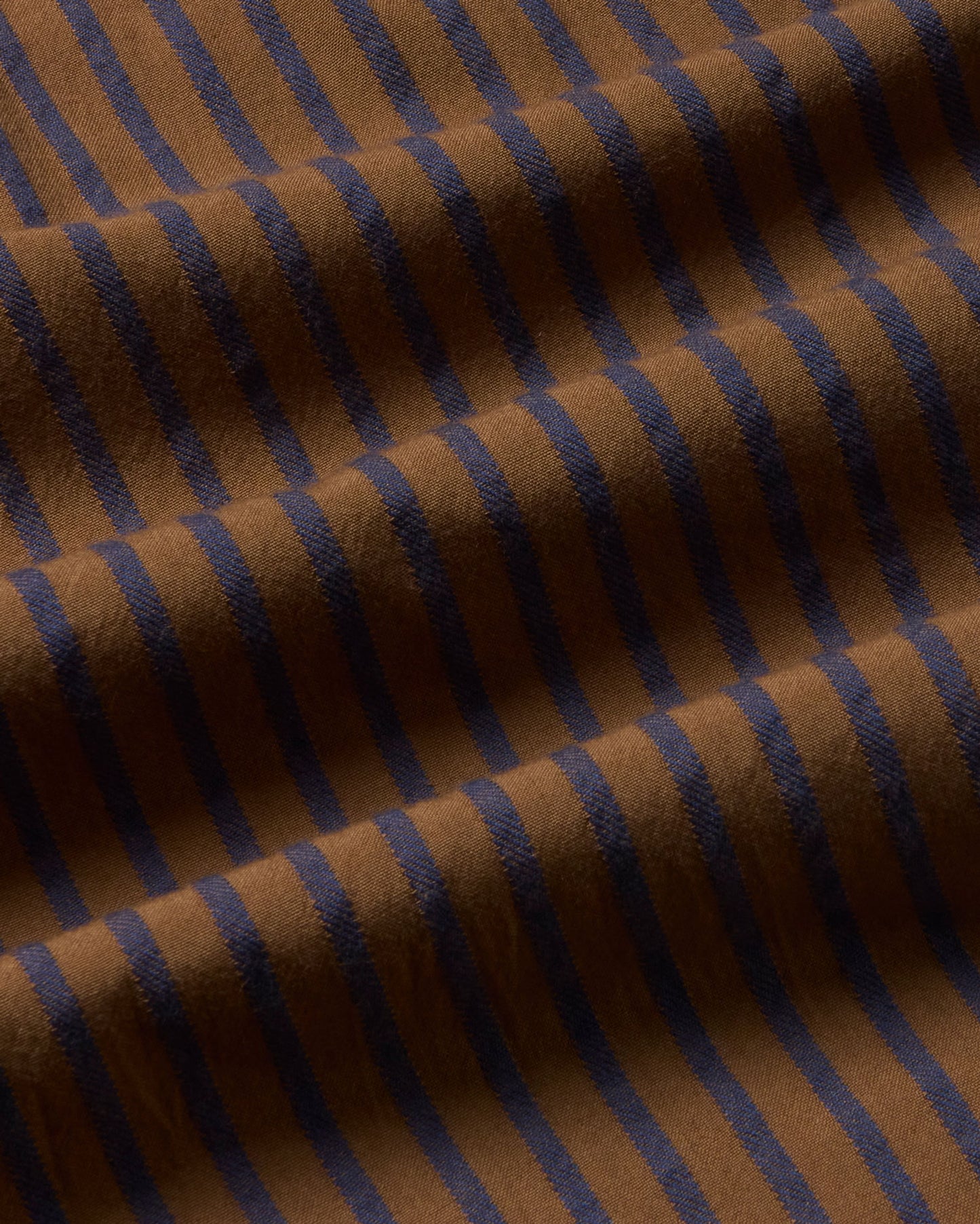 Bermuda marrón rayas Henry sostenible - silueta 2