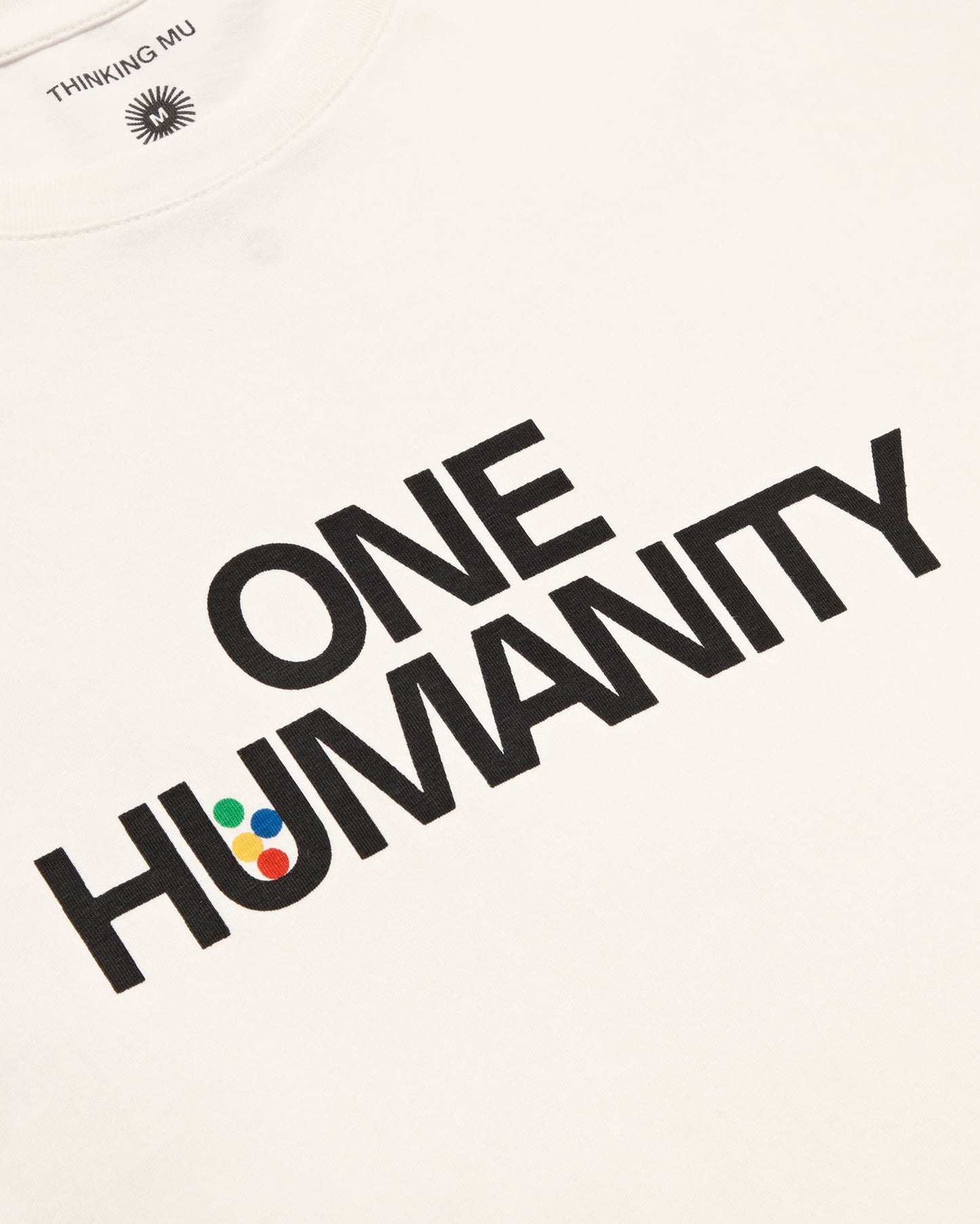 Camiseta blanca One humanity sostenible - silueta 5