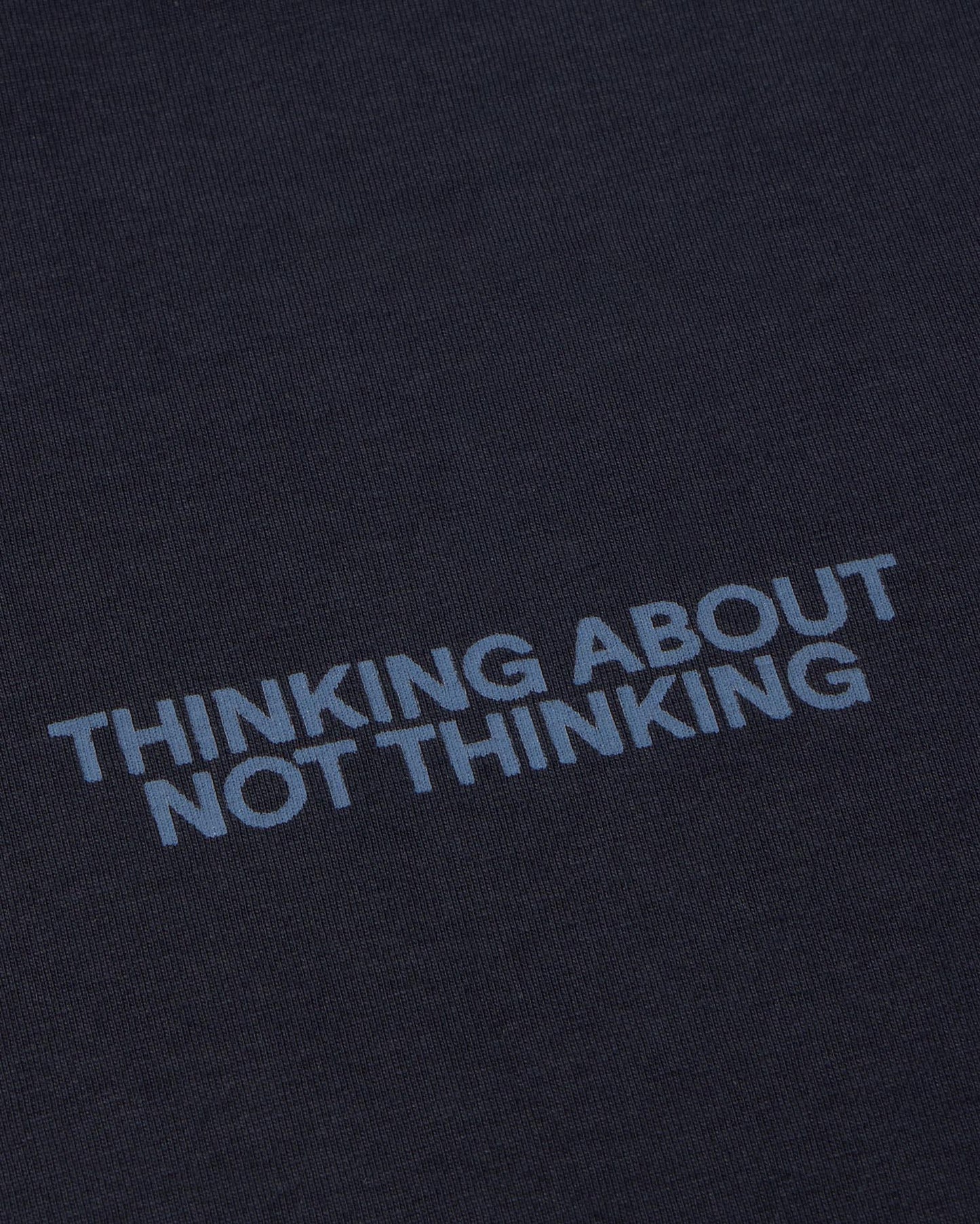 Camiseta navy not thinking Zach sostenible - silueta 2