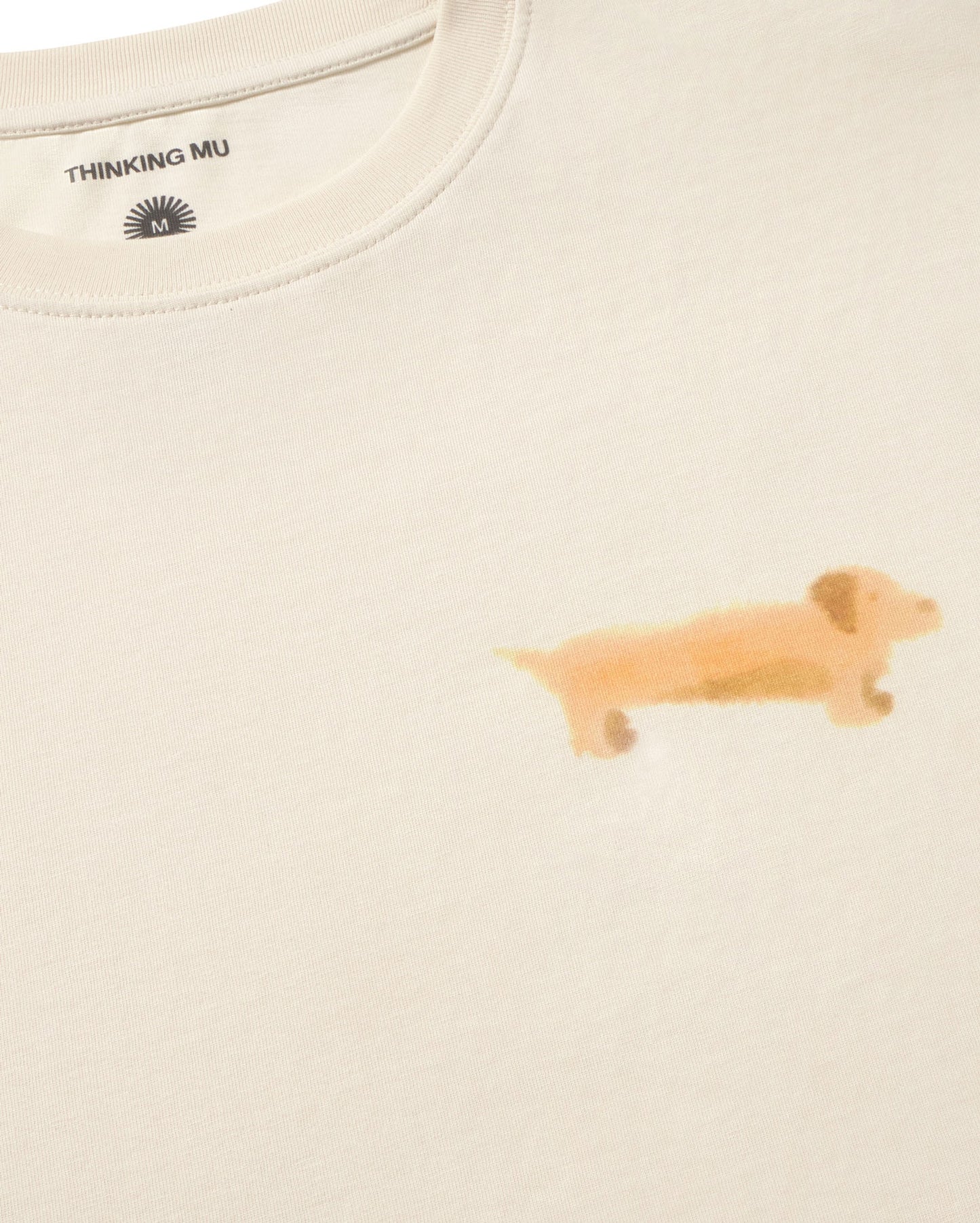 Camiseta blanca perro salchicha espalda Aaron sostenible silueta - 2