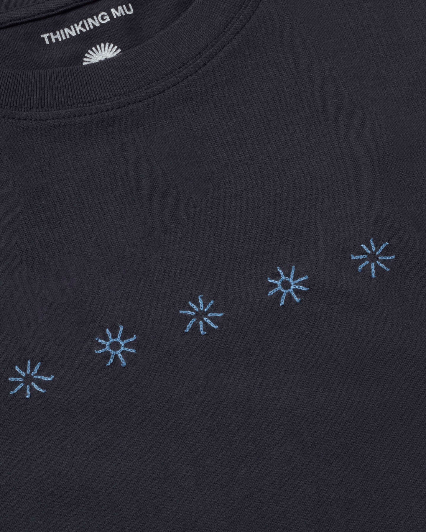 Camiseta navy bordada Aaron sostenible silueta - 2