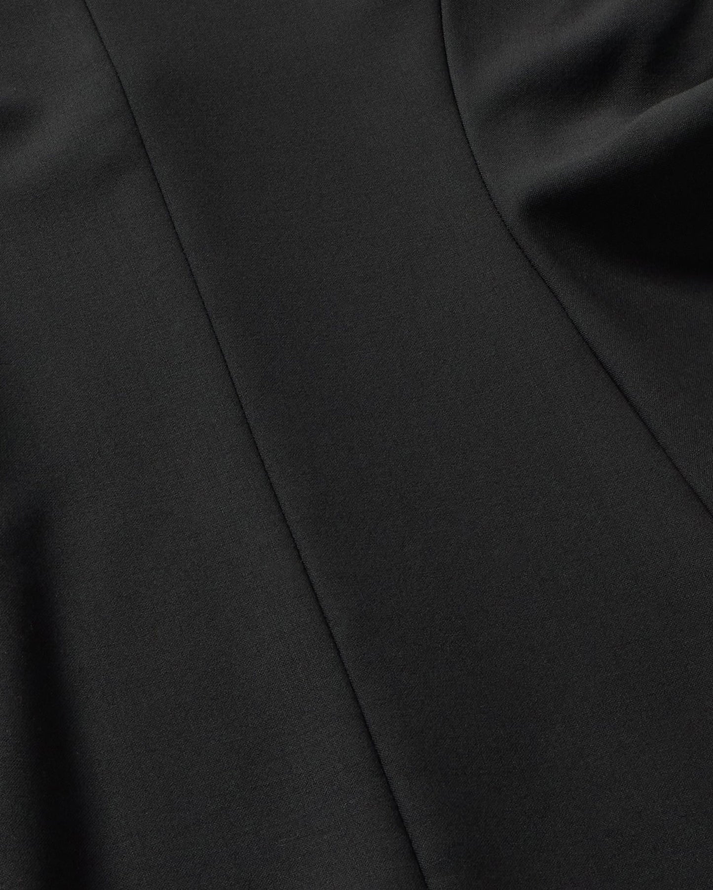 Vestido corto lana fina negro Arianne sostenible silueta - 2