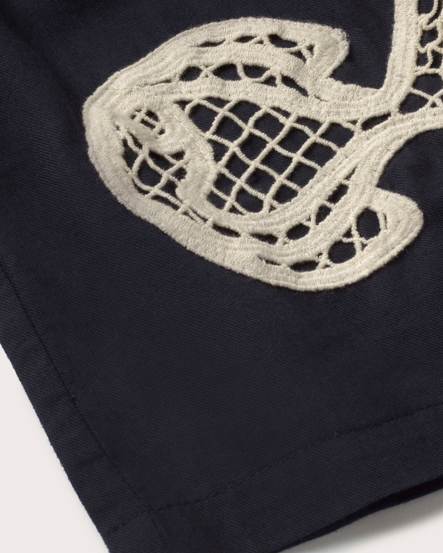 Shorts bordado a mano fish Geraldine sostenible silueta - 2