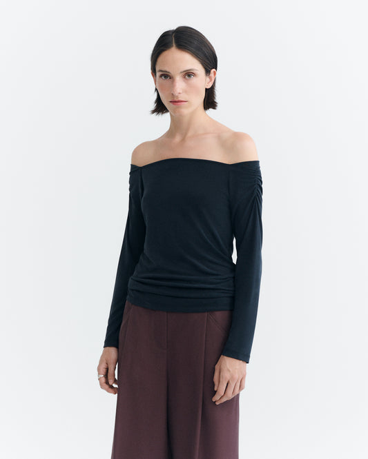 Top off shoulder negro Berta sostenible - 2
