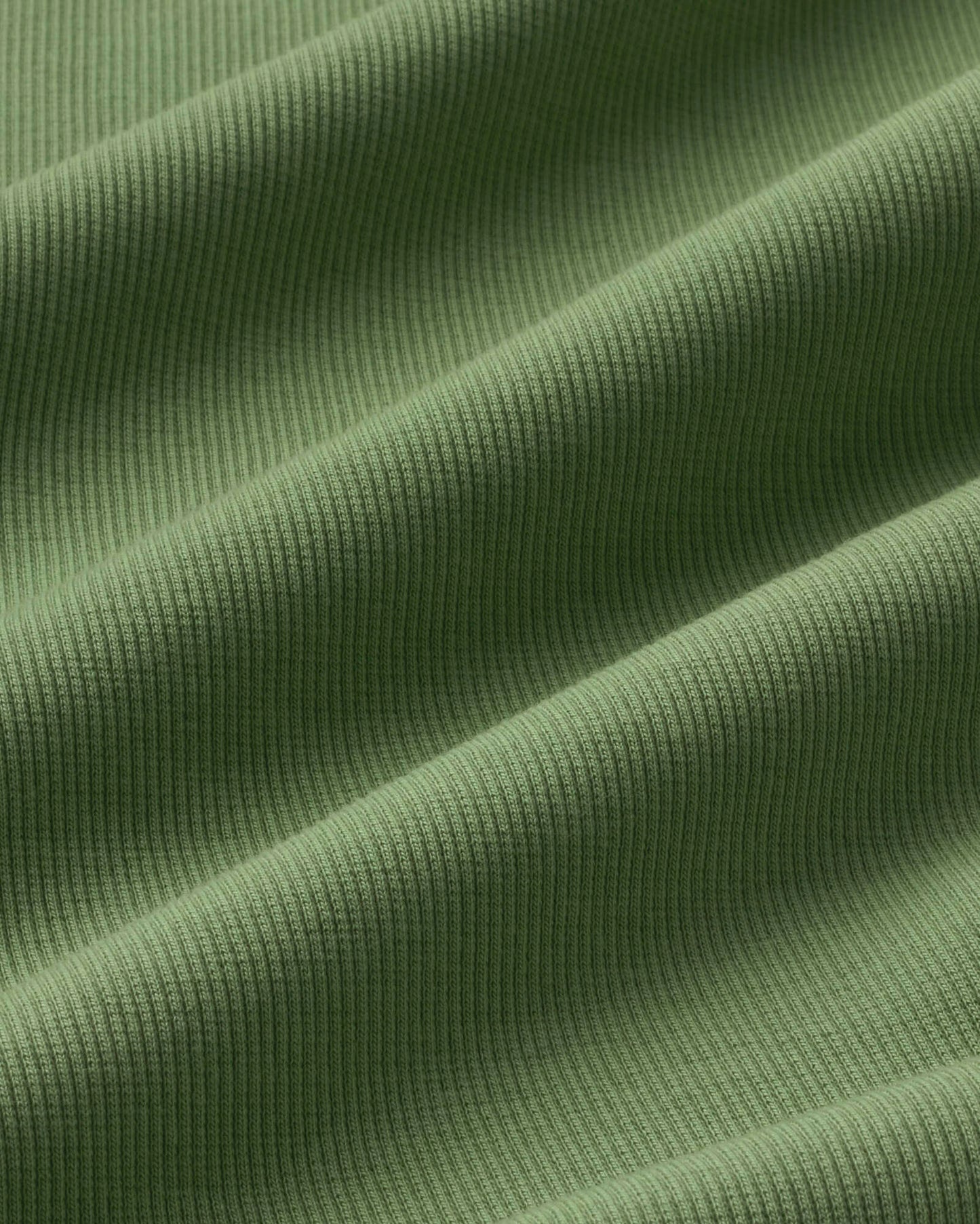 Camiseta slim verde Mirna-R sostenible silueta - 2