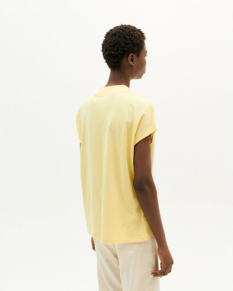 Camiseta amarilla Here Comes The Sun sostenible-4