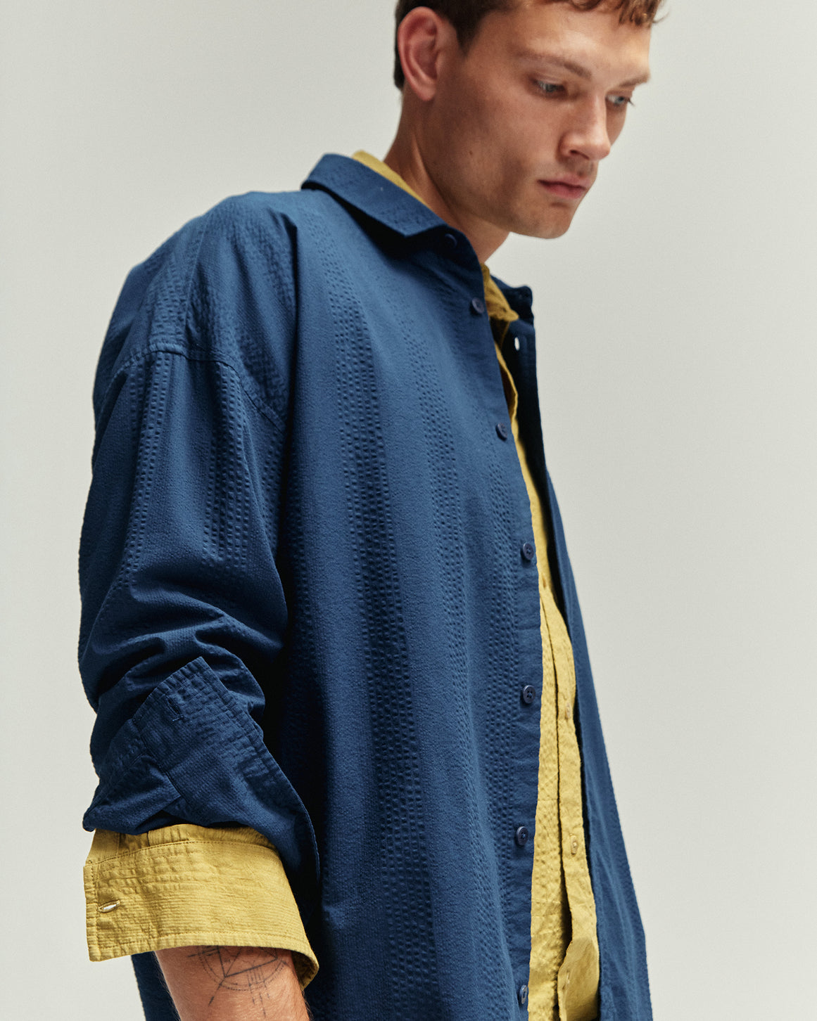 Chemise Haru oversize bleue en seersucker