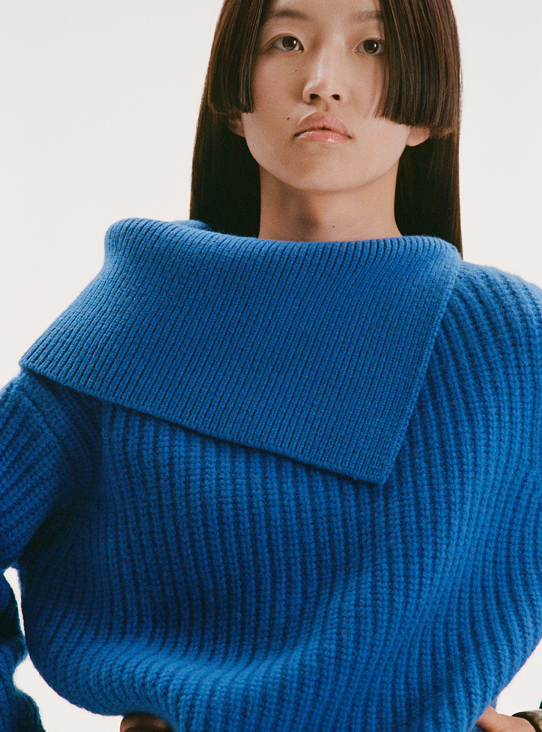 Blauer Wollpullover Sua