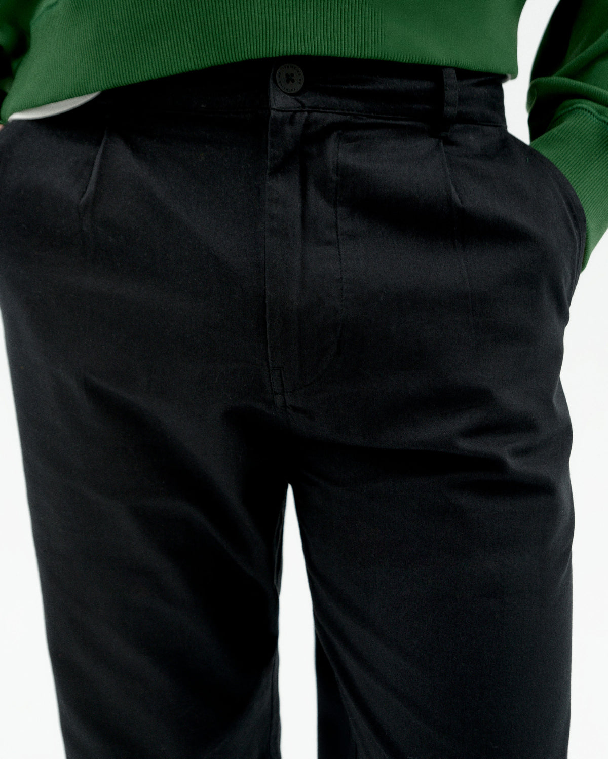 Pantalón negro Moero light sostenible-2