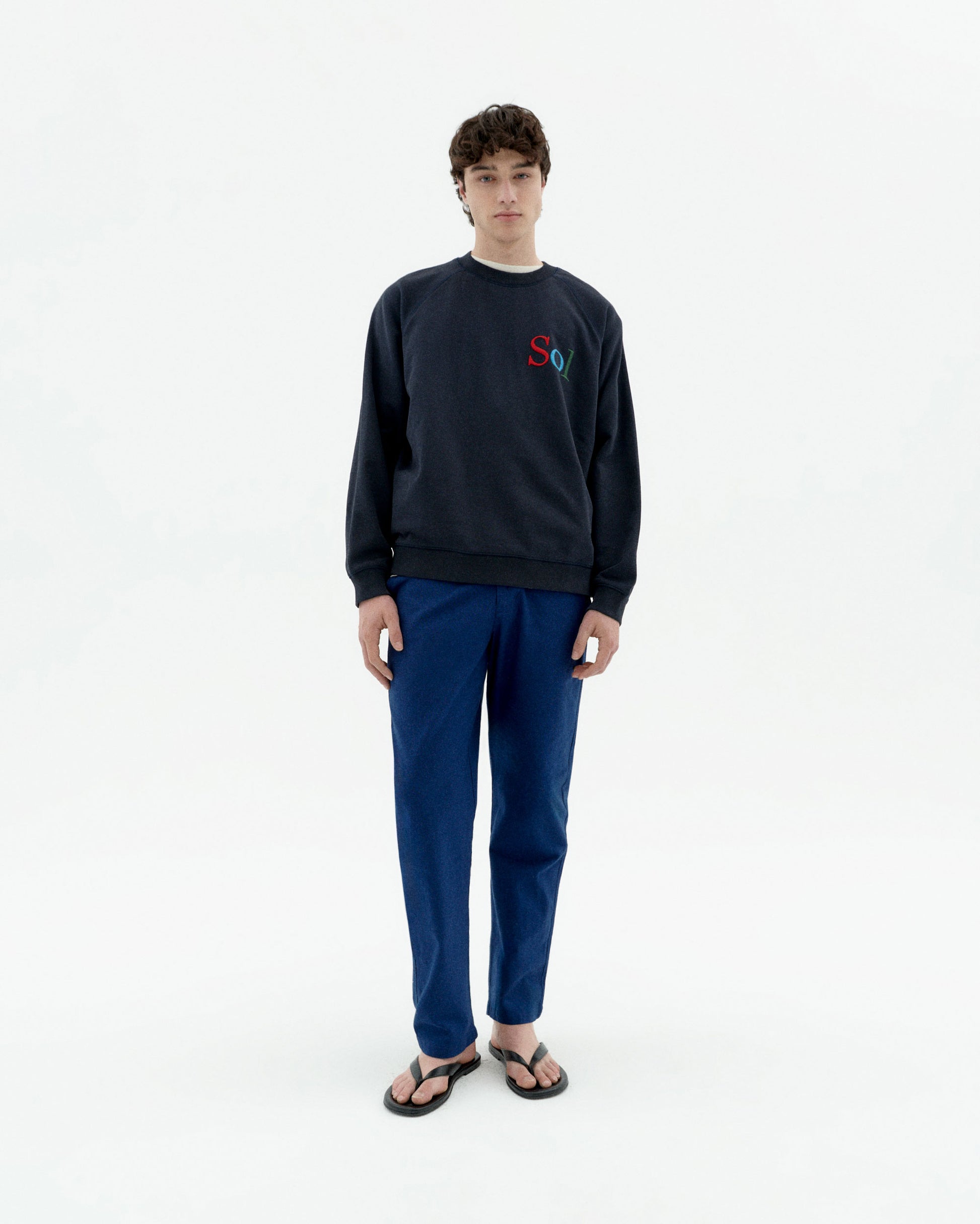 Pantalón navy Travel light sostenible-3