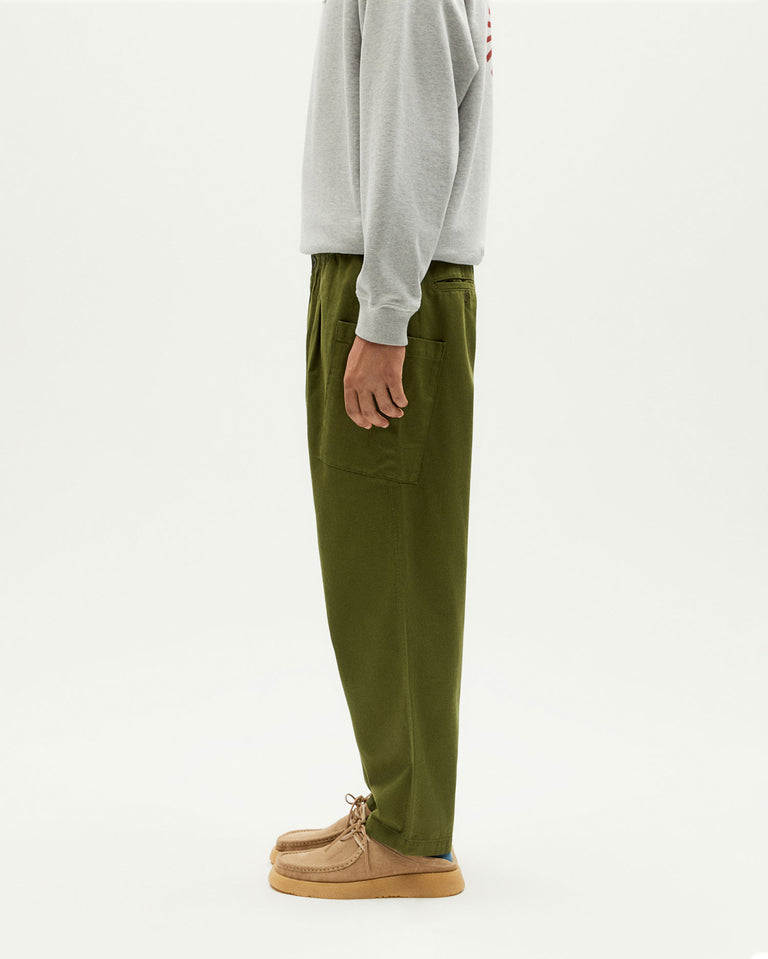Pantalón verde Max sostenible-4