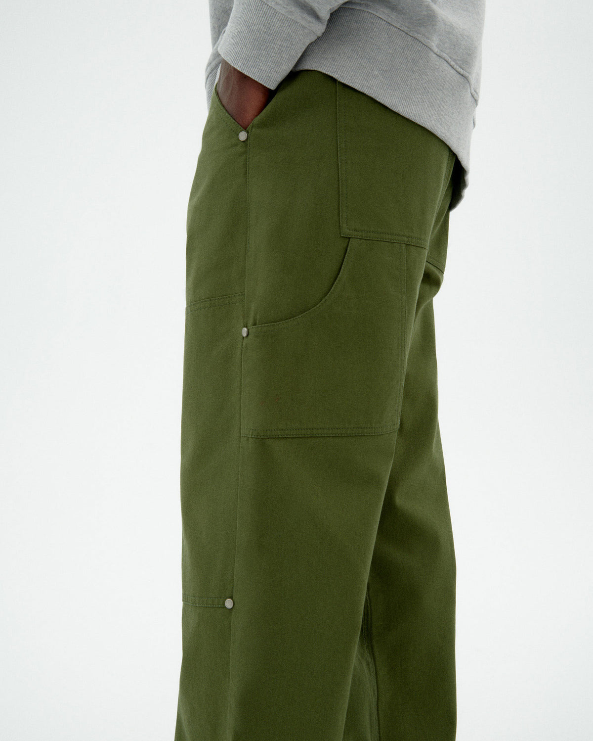 Pantalón verde Owen sostenible-3