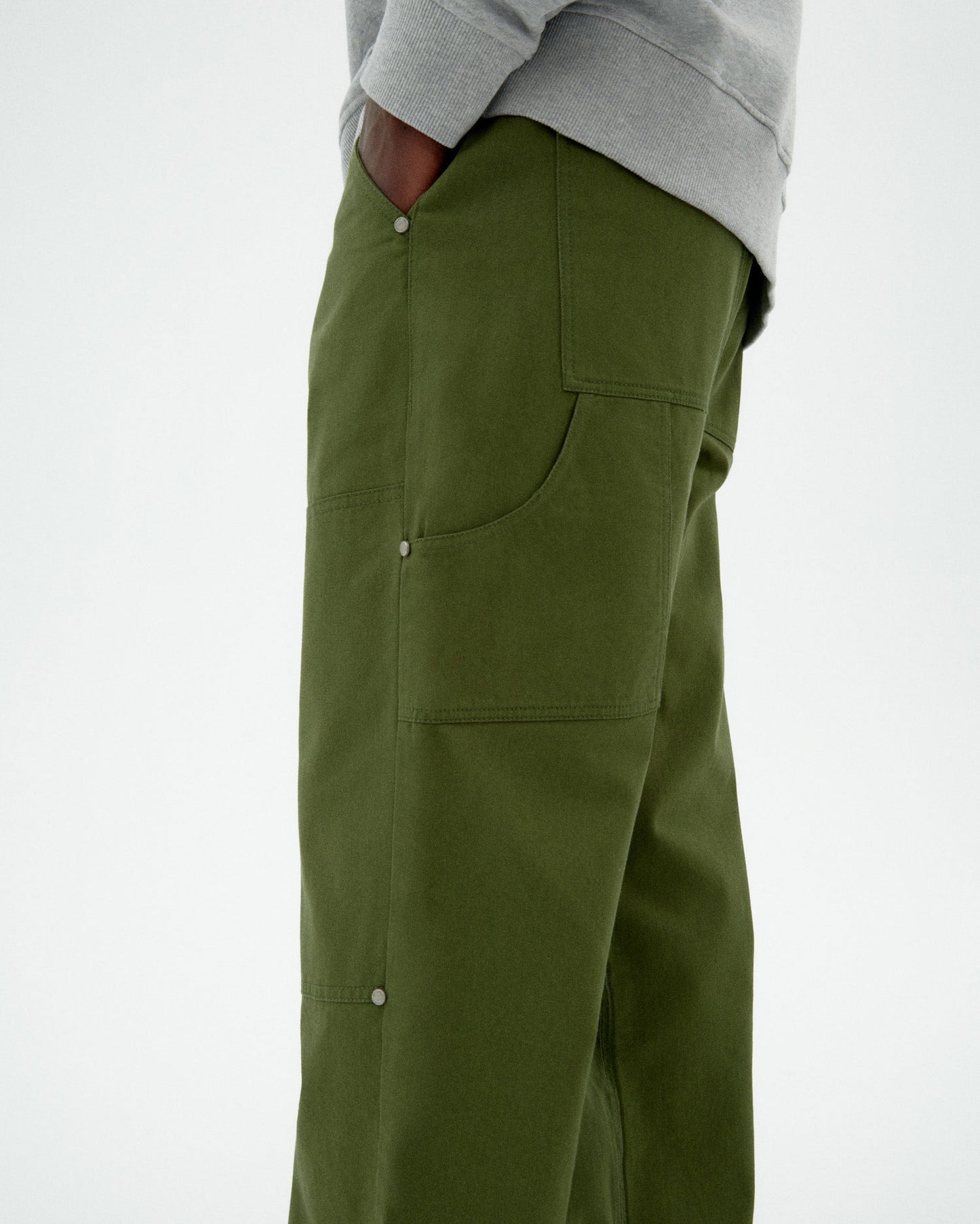 Pantalón verde Owen sostenible-3