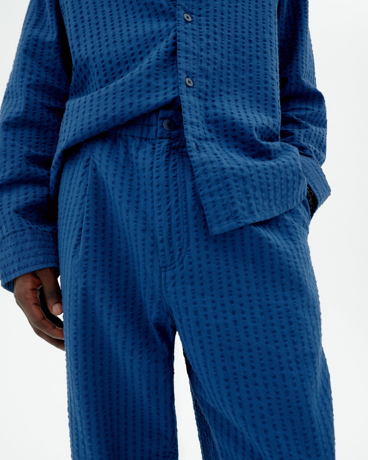 Pantalón azul seersucker Luc sostenible-3