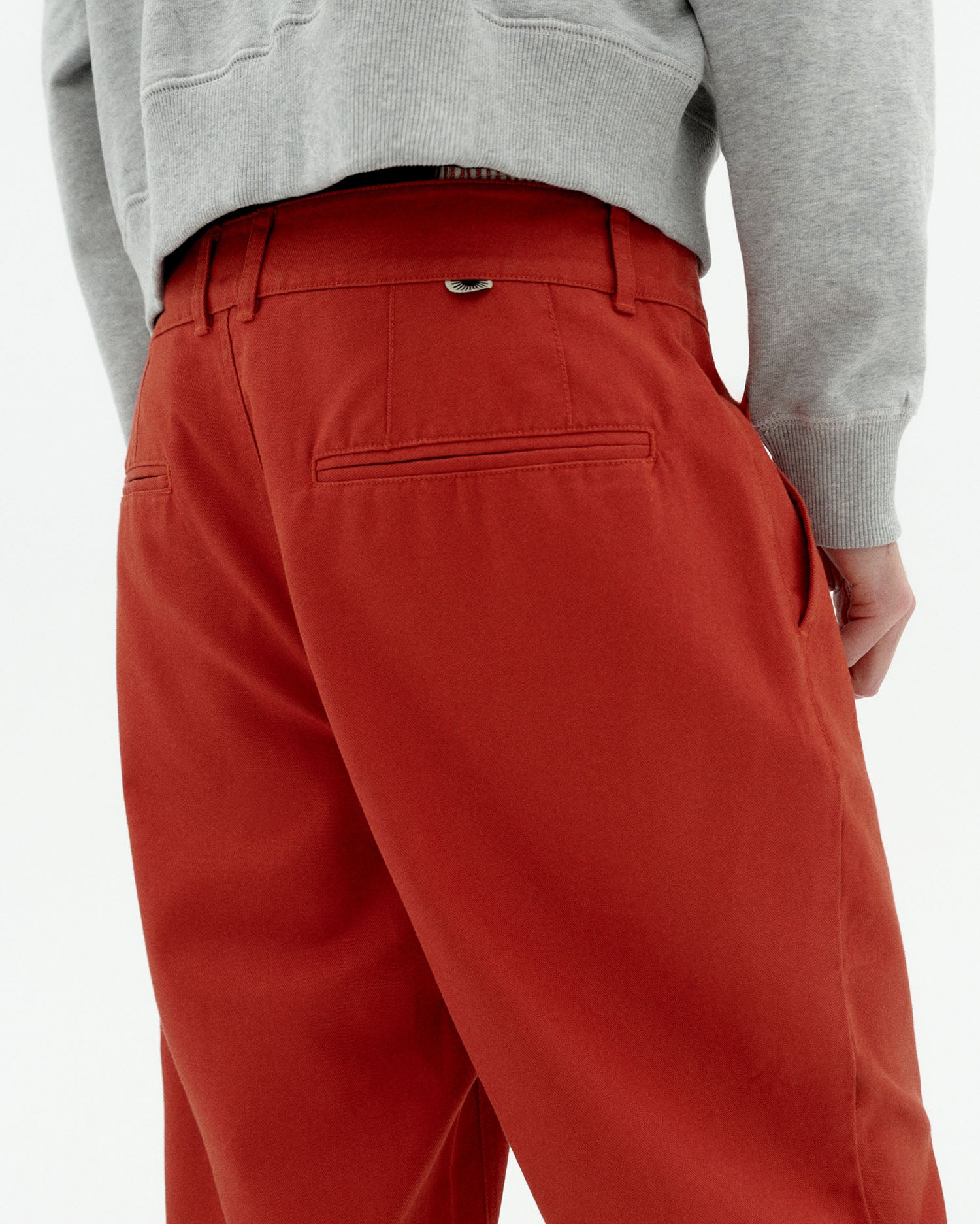 Pantalón rojo hemp Moero sostenible-3
