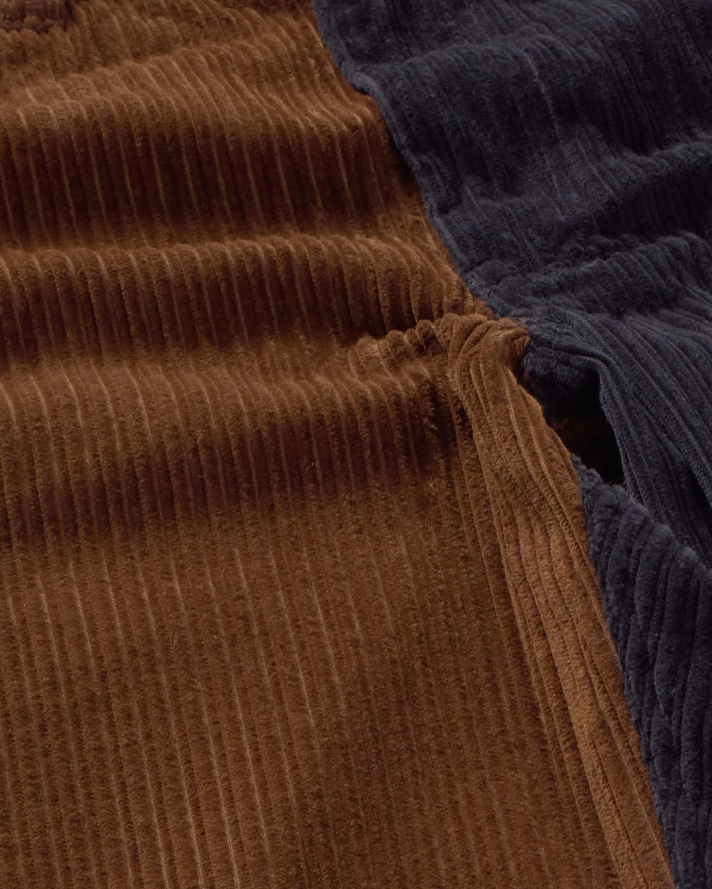 Pantalón recto pana navy y marrón David sostenible silueta - 2