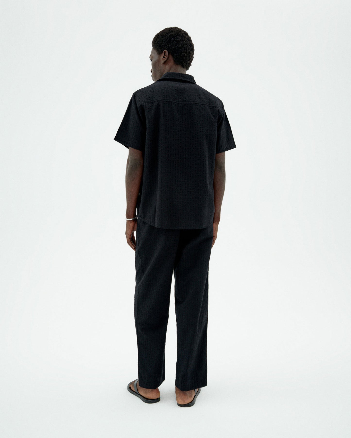 Pantalón negro seersucker Luc sostenible-4