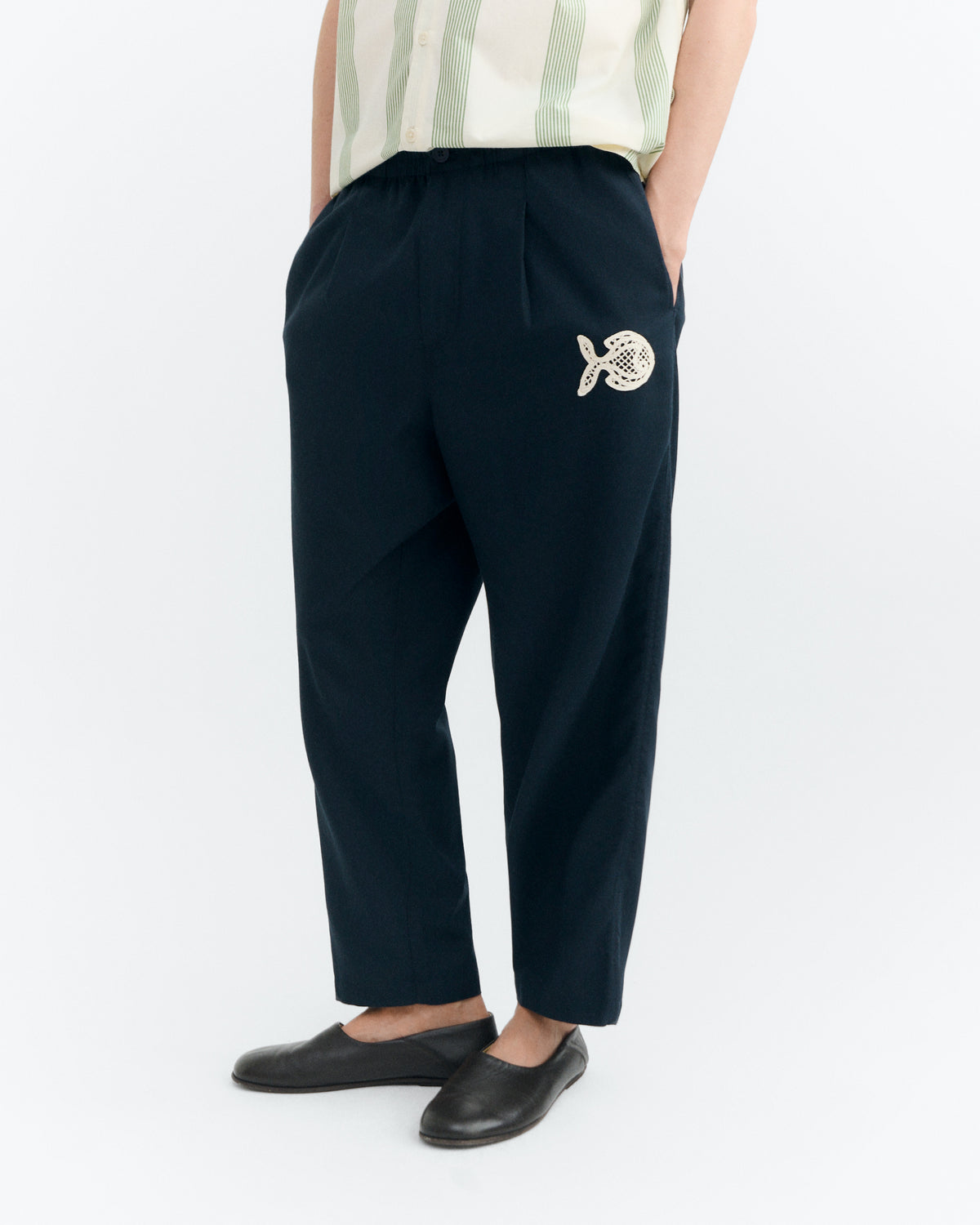 Pantalón loose bordado a mano fish Marcelo sostenible - 2