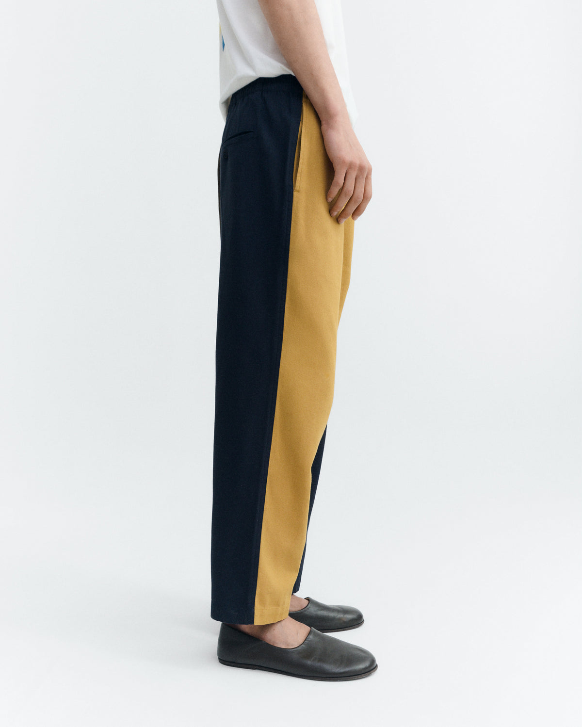 Pantalón loose navy y amarillo Luc sostenible - 3