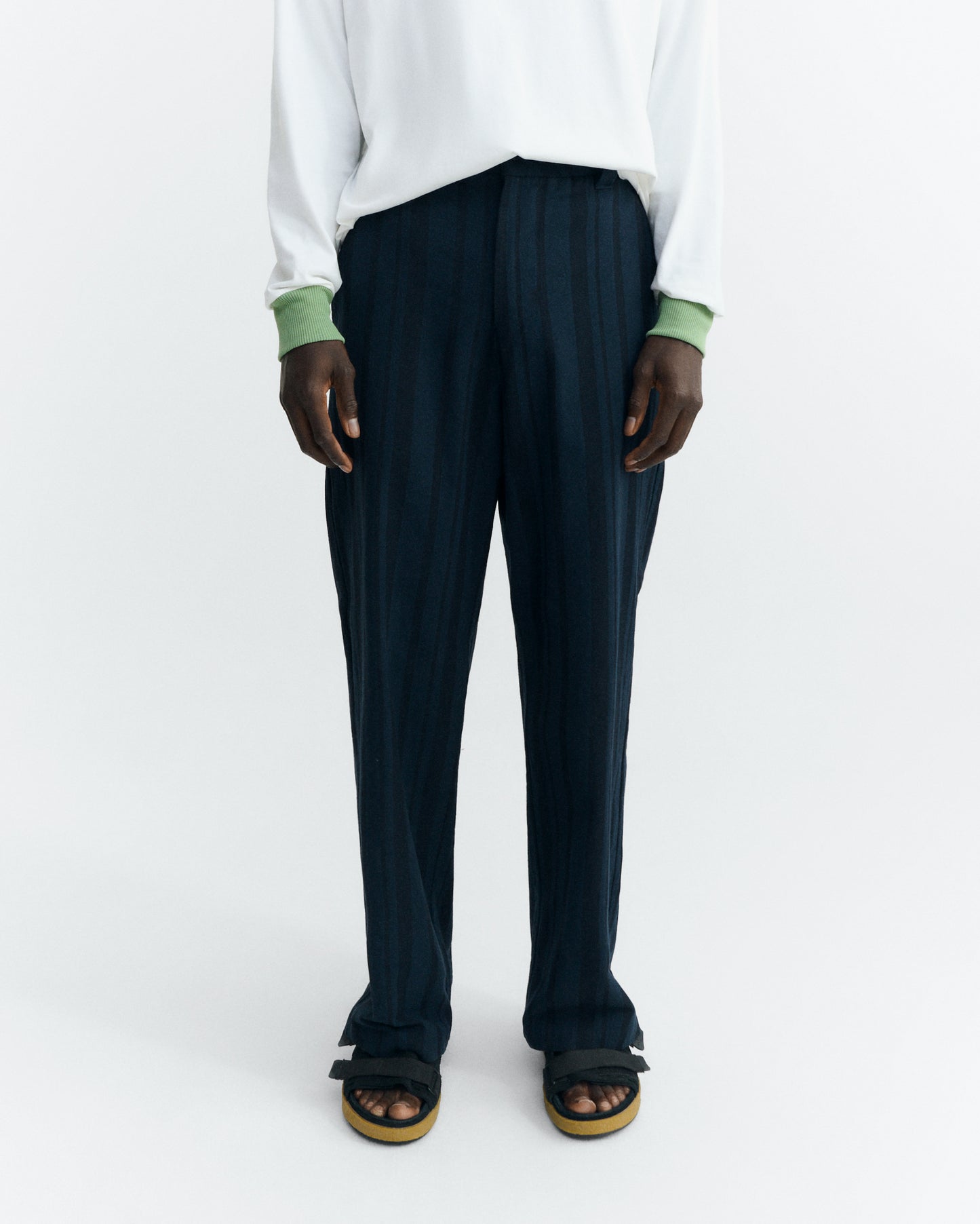 Pantalón loose navy rayas Marc sostenible - 2