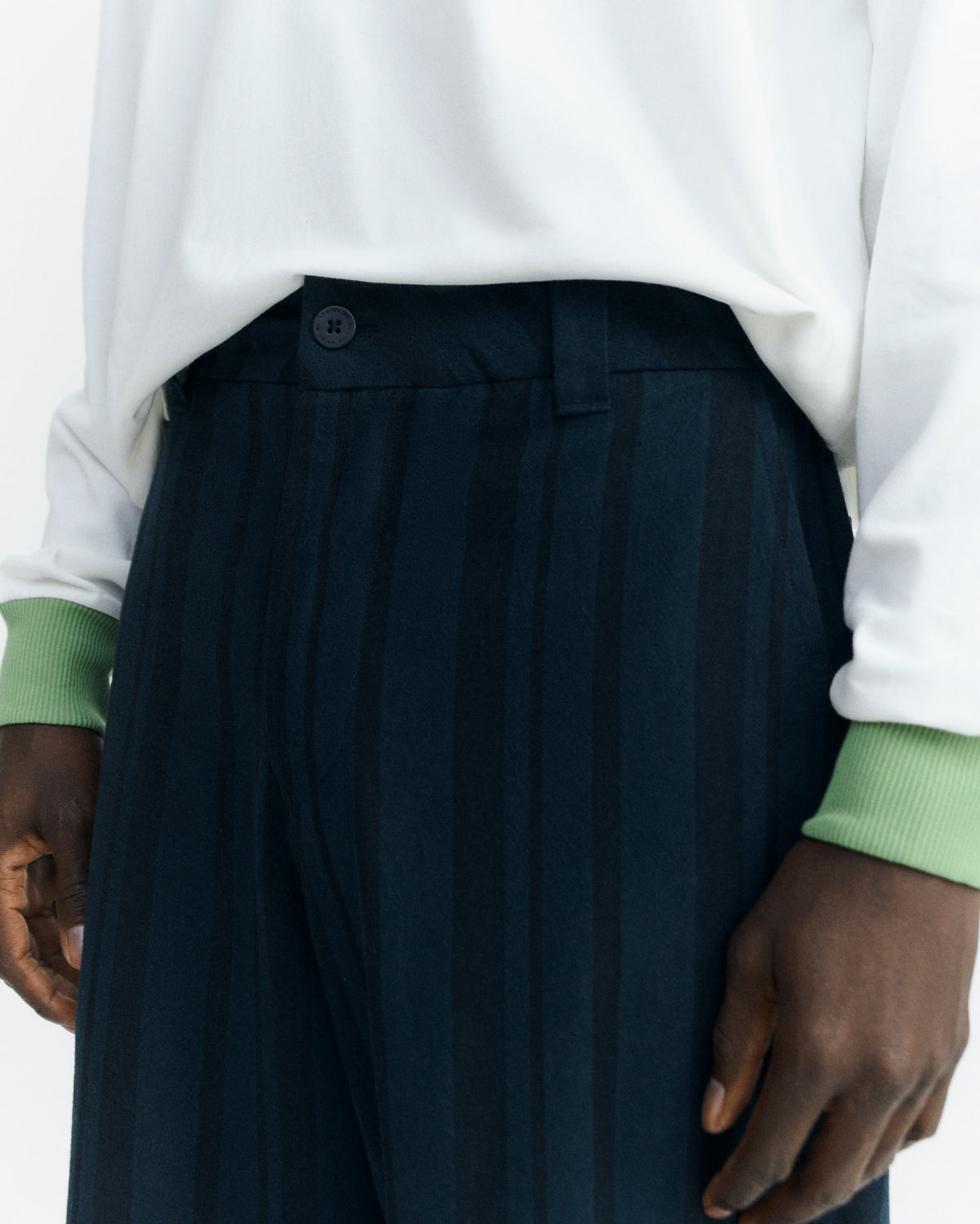 Pantalón loose navy rayas Marc sostenible - 4