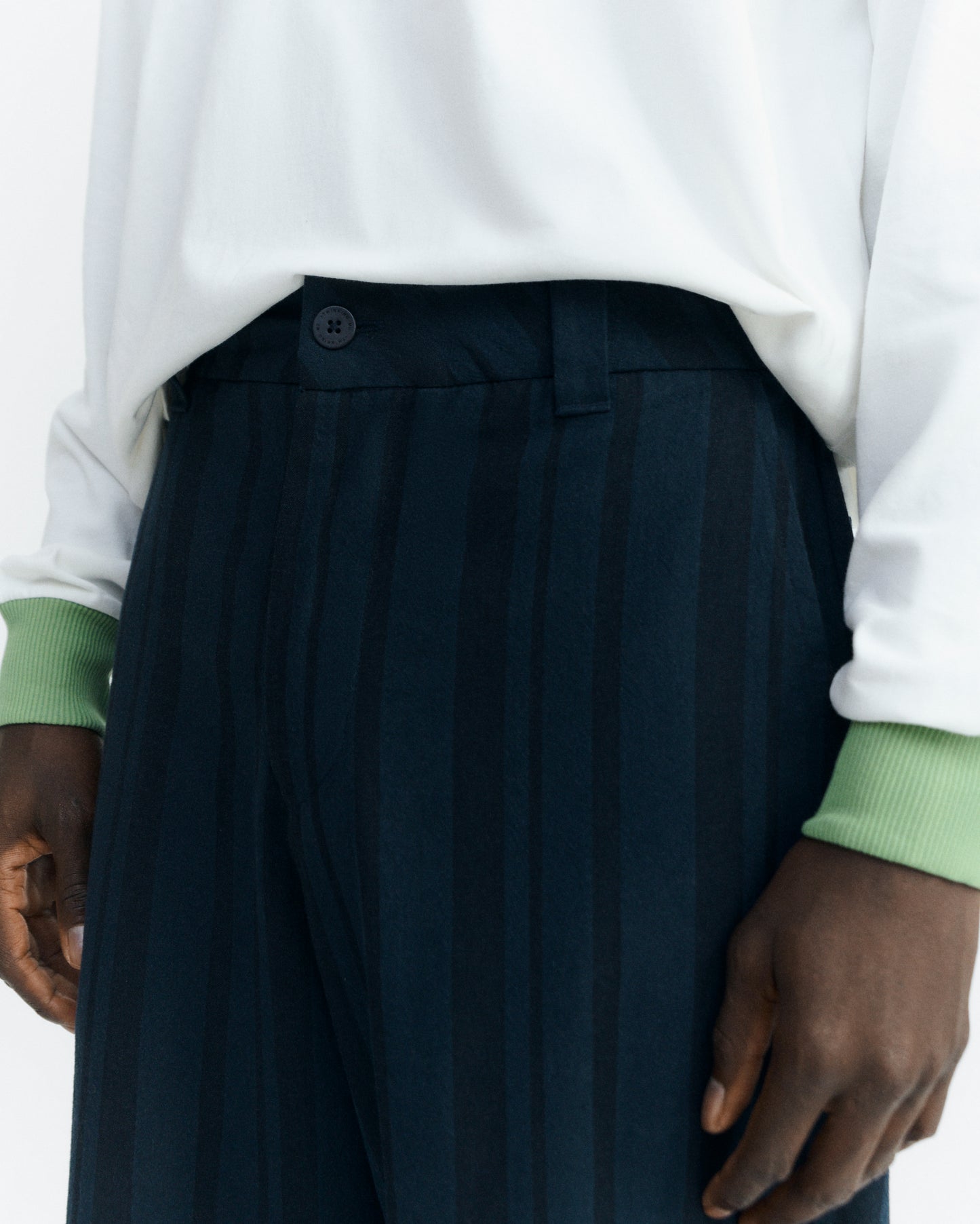 Pantalón loose navy rayas Marc sostenible - 4