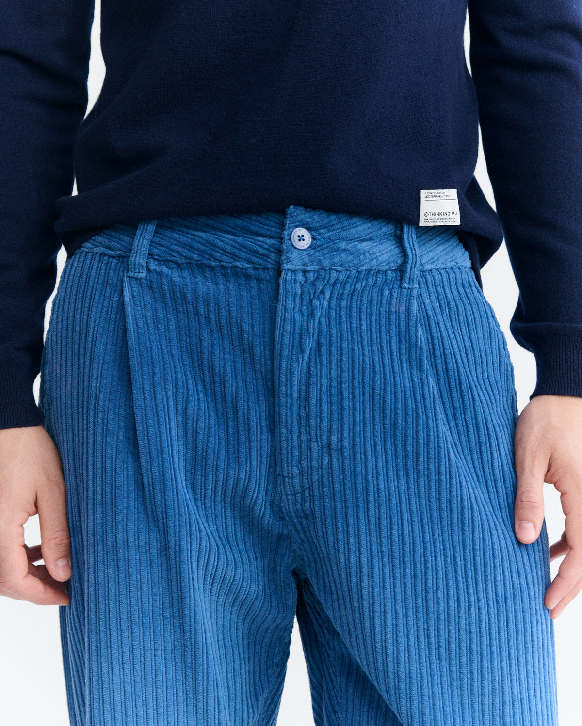 Pantalón relaxed pinza pana azul Wotan sostenible - 3