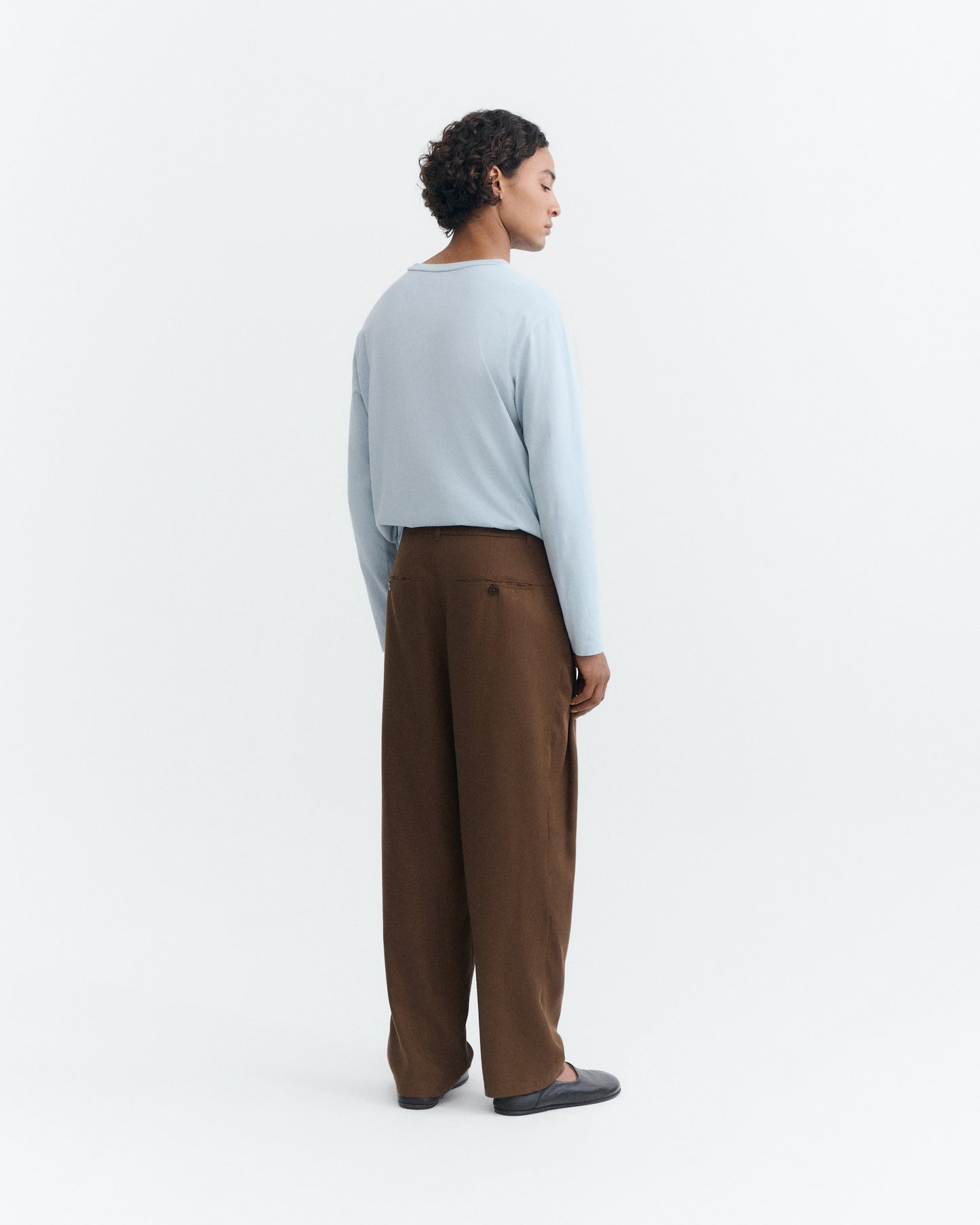Pantalón carrot pinza marrón Sigurd sostenible - 4