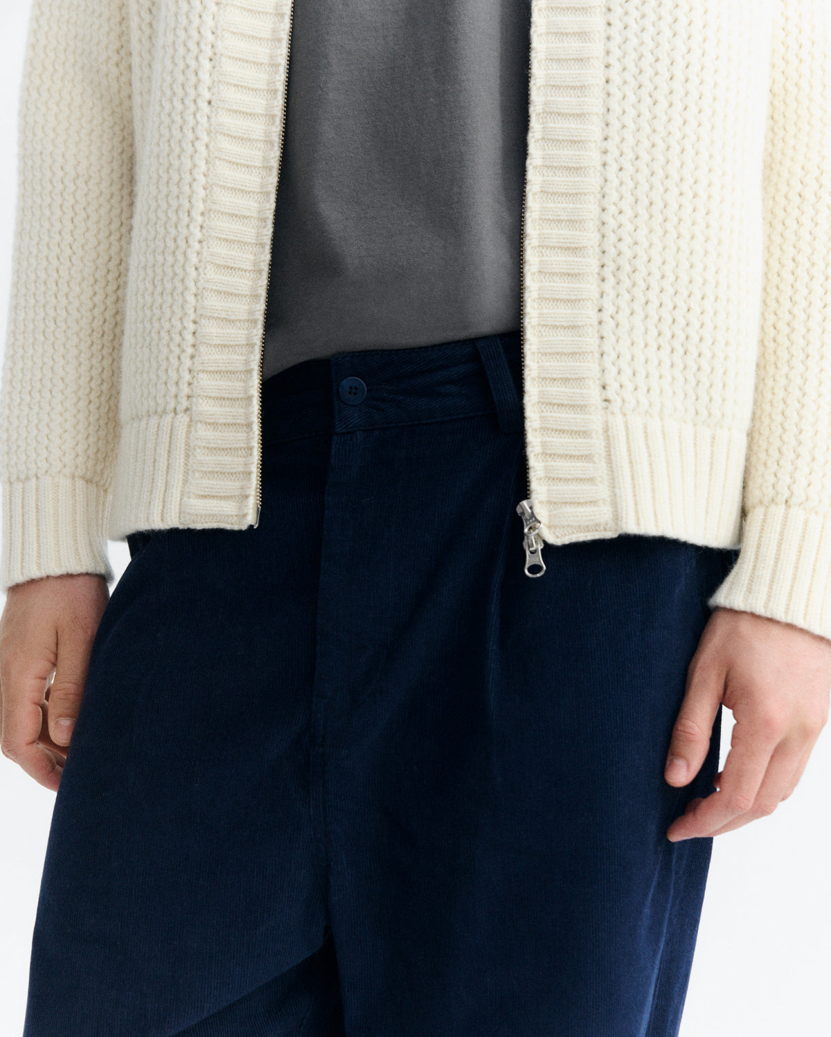 Pantalón carrot micro pana navy Friend sostenible - 3