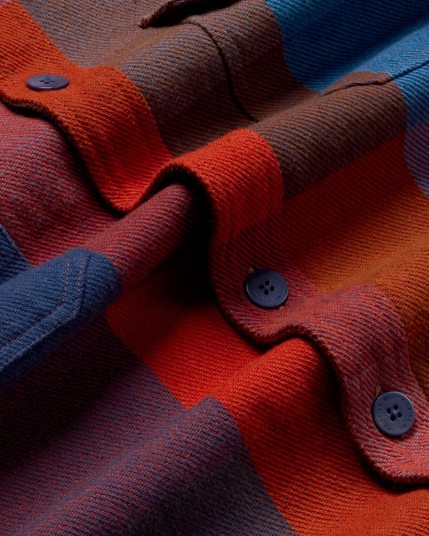 Sobrecamisa azul berry blanket Lucas sostenible - silueta 2