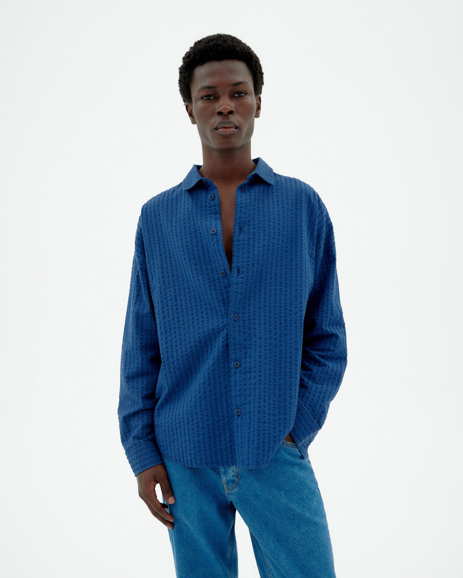 Camisa azul seersucker Haru sostenible-1