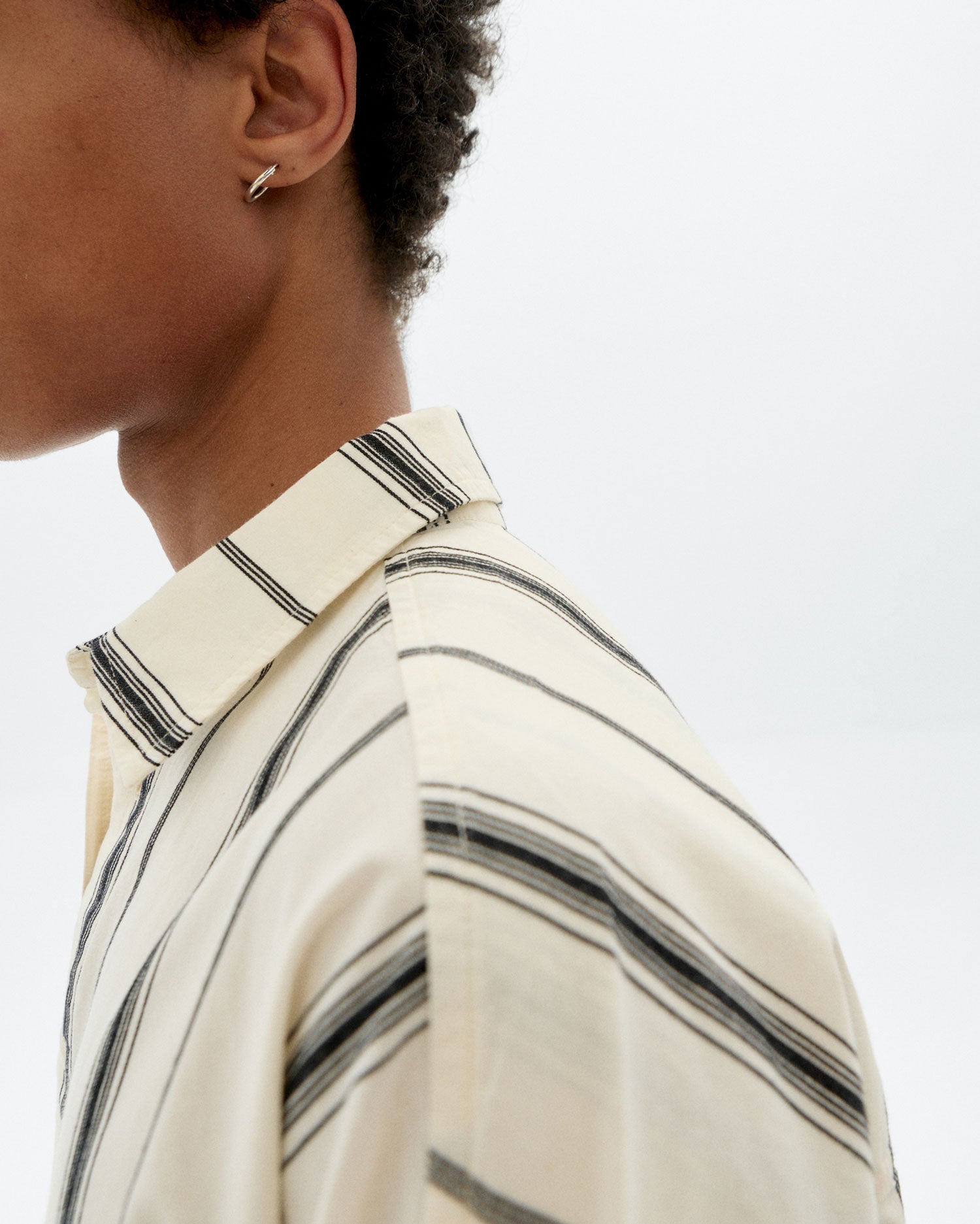 Camisa blanca rayas negras Haru sostenible - 3