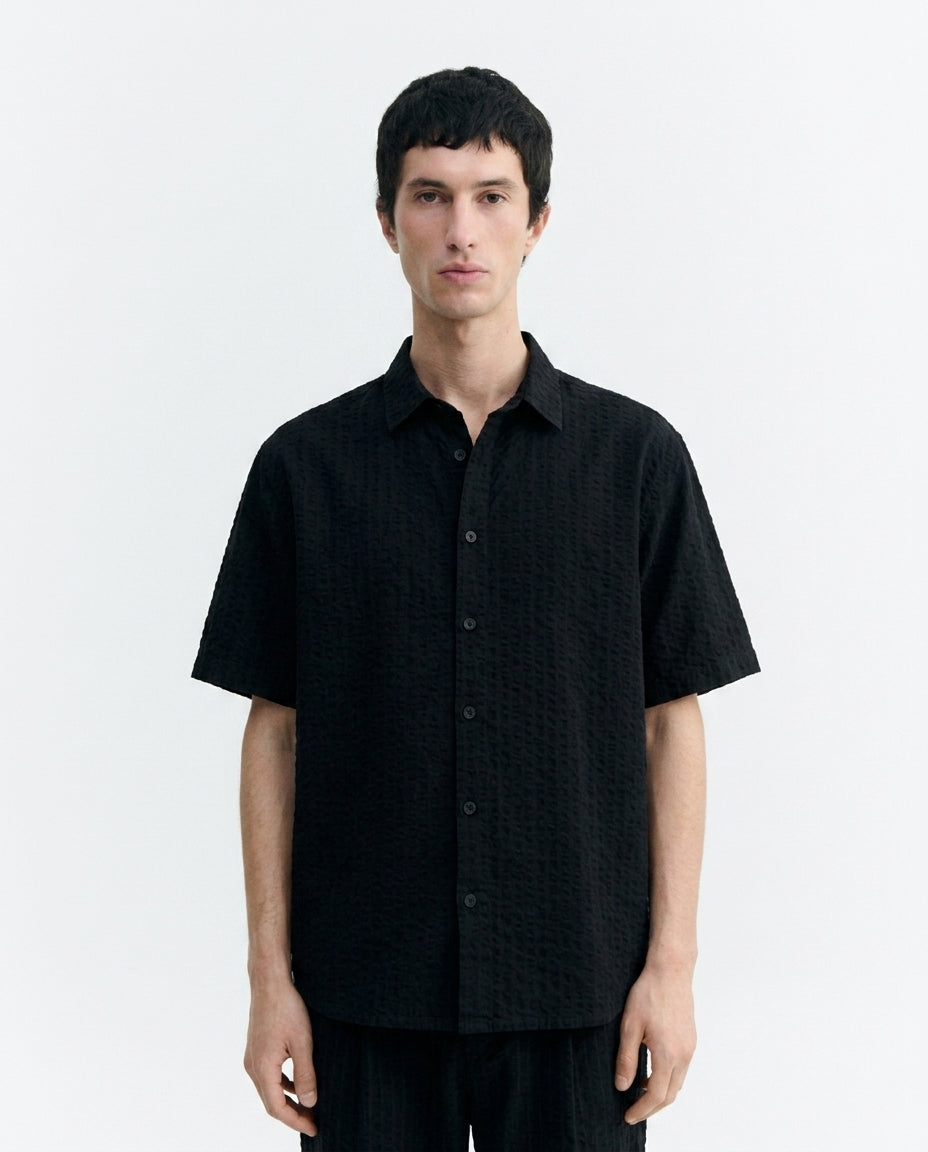 Camisa negra seersucker Tom sostenible-2.1
