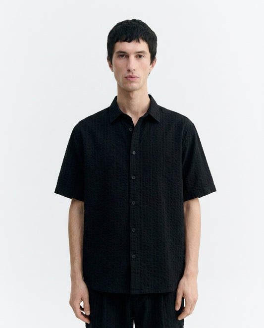 Camisa negra seersucker Tom sostenible-2.1