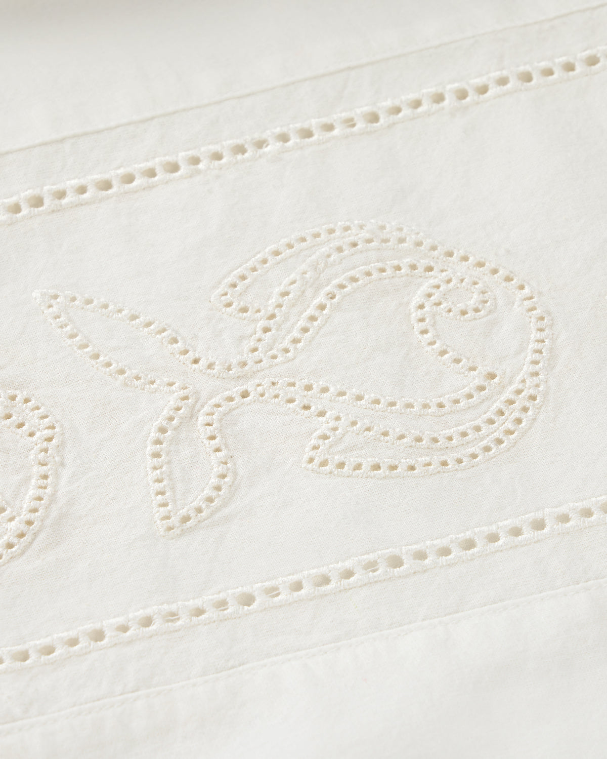 Camisa oversize bordada blanca Kurtis sostenible silueta - 2