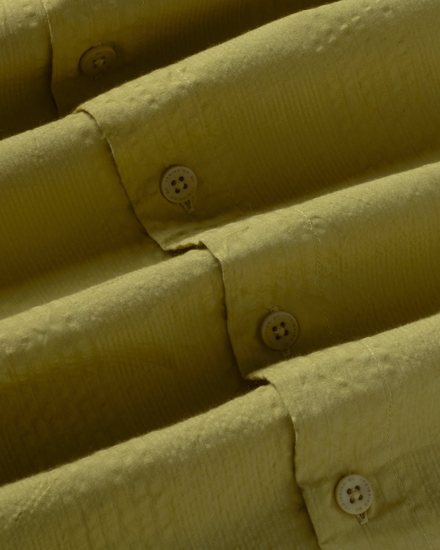 Camisa oversize seersucker verde Haru sostenible silueta - 2