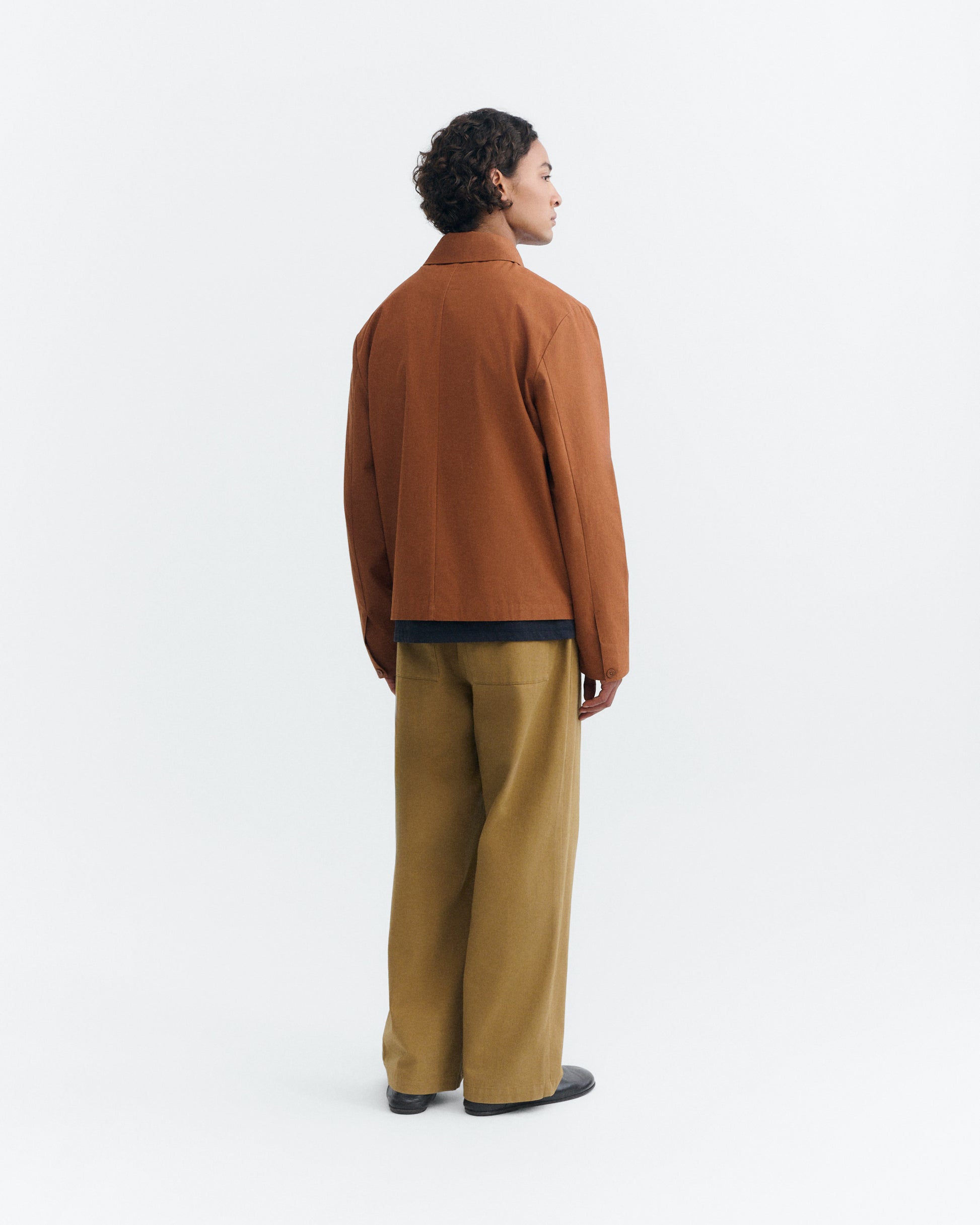 Chaqueta tinte natural marrón Daniel sostenible - 4