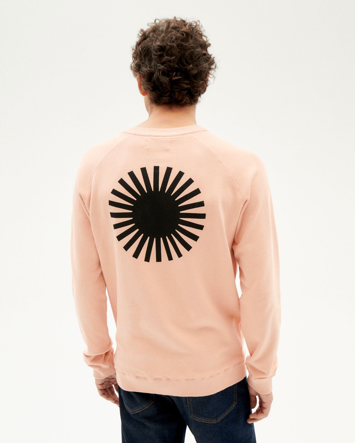 Sudadera rosa con online negro