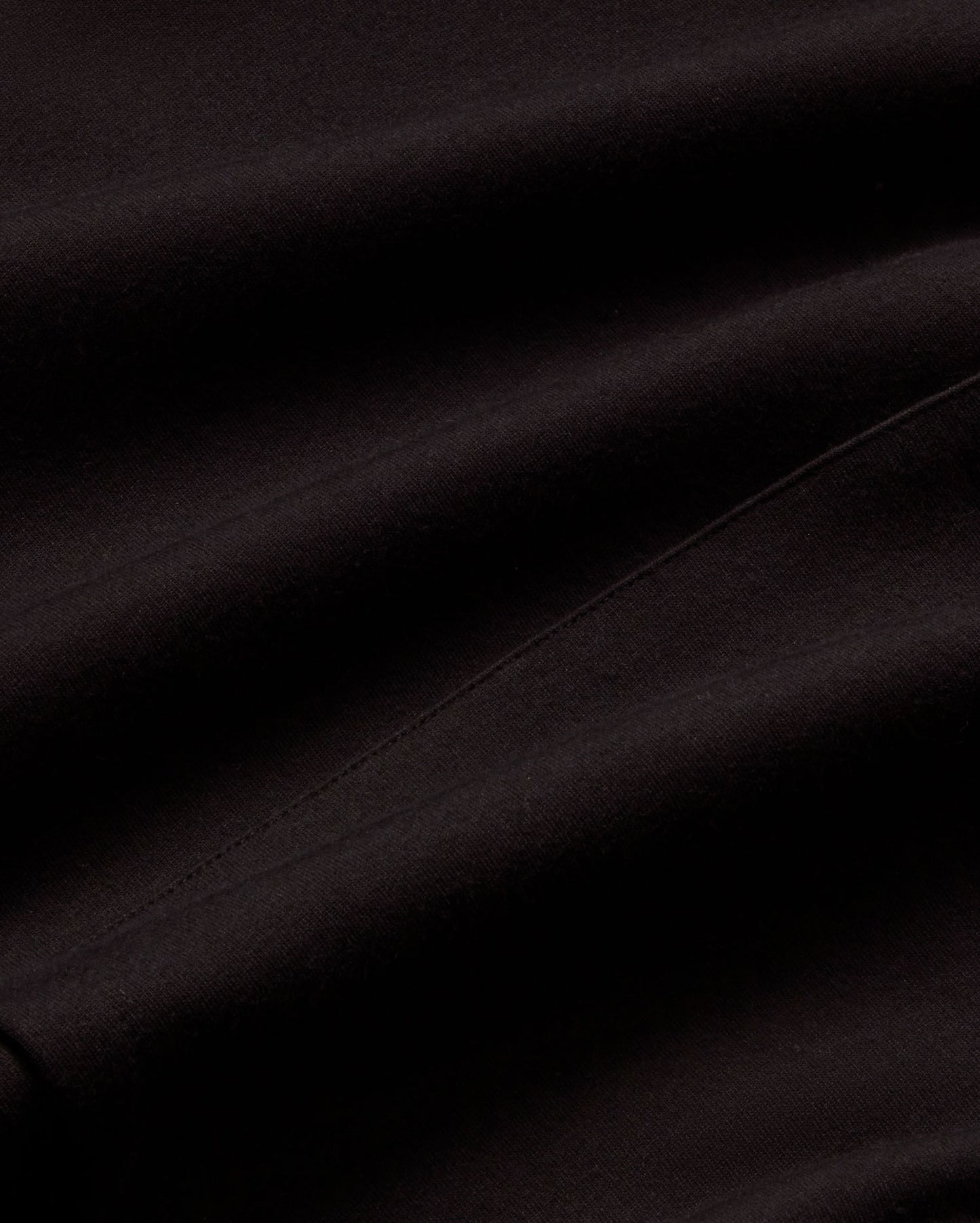 Sudadera negra Andrea unisex sostenible - silueta 2