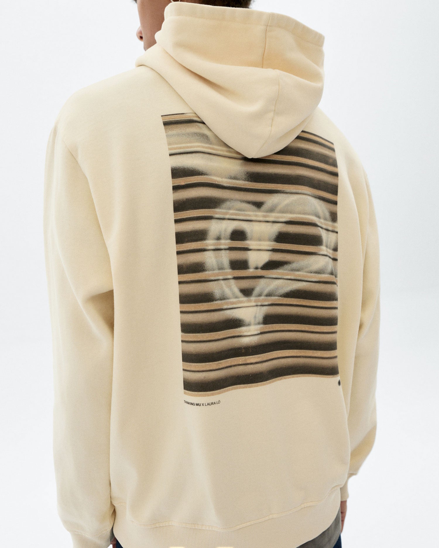 Hoodie blanco grafitti Simon sostenible - 3