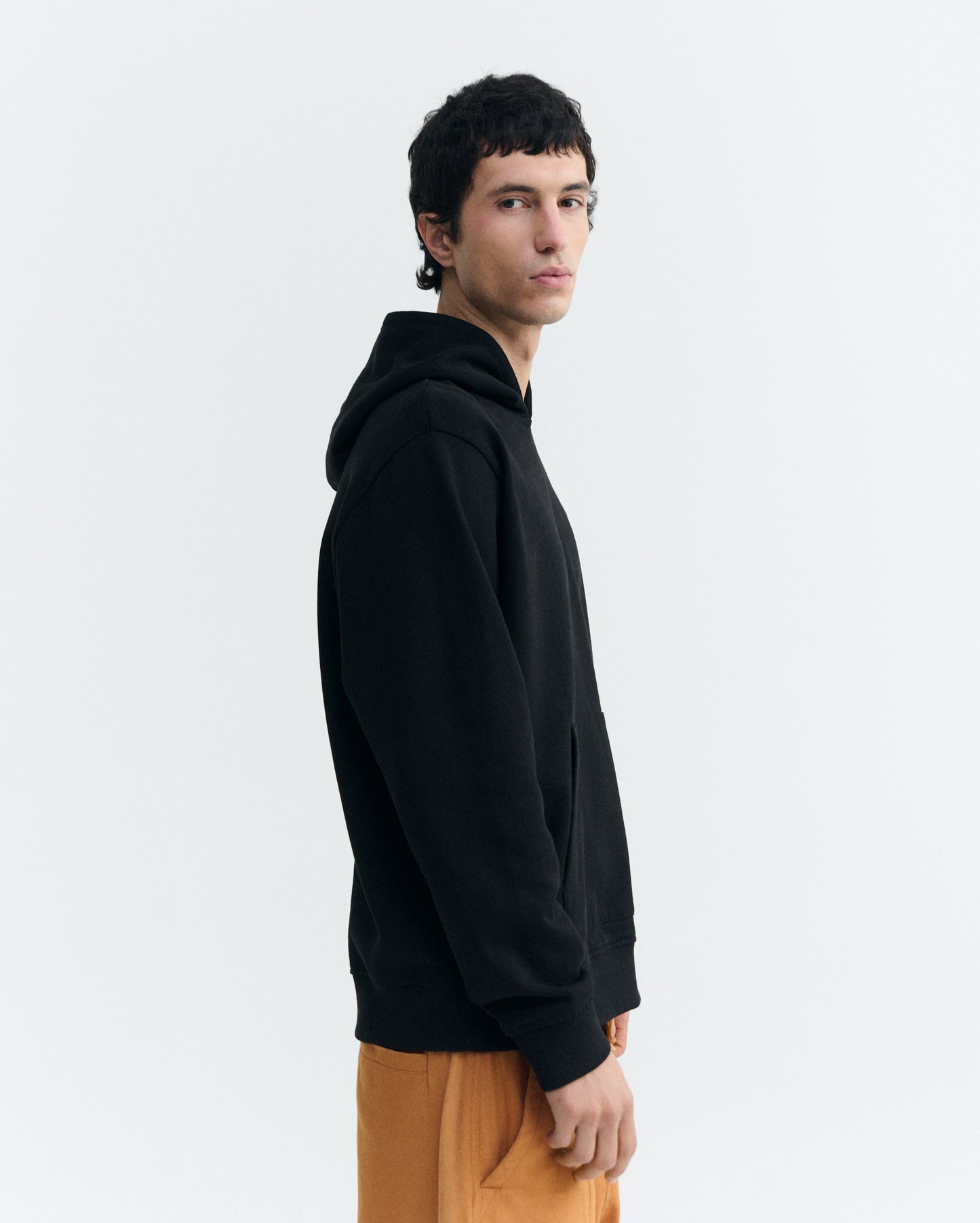 Sudadera negra patched sol espalda Simon sostenible - 2