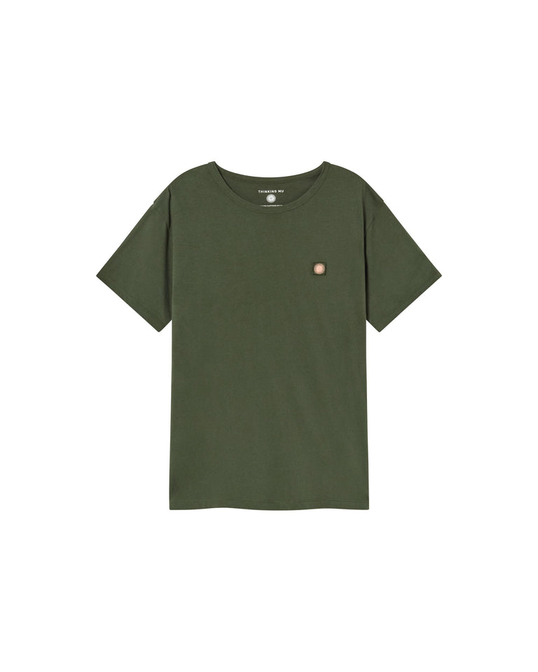 Camiseta verde Sol coral sostenible-foto silueta7