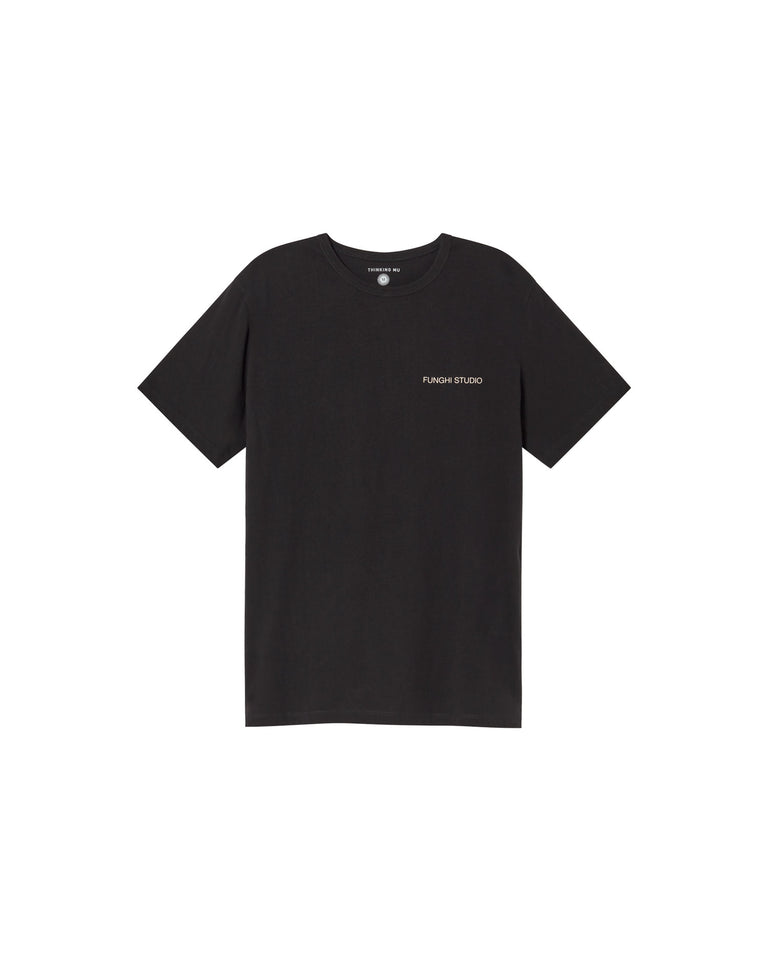 Camiseta negra Funghi 3 sostenible-foto silueta8