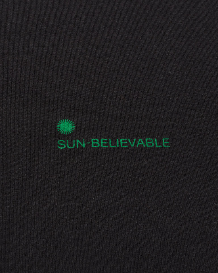 Camiseta negra Sunbelievable sostenible -silueta2