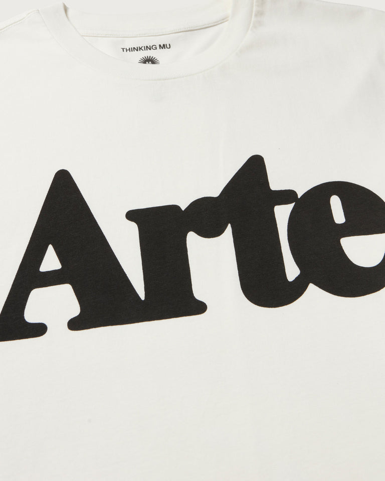 Camiseta blanca arte Zach sostenible-silueta-3