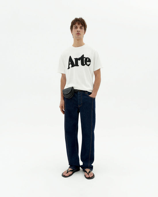 Camiseta blanca arte Zach sostenible-2