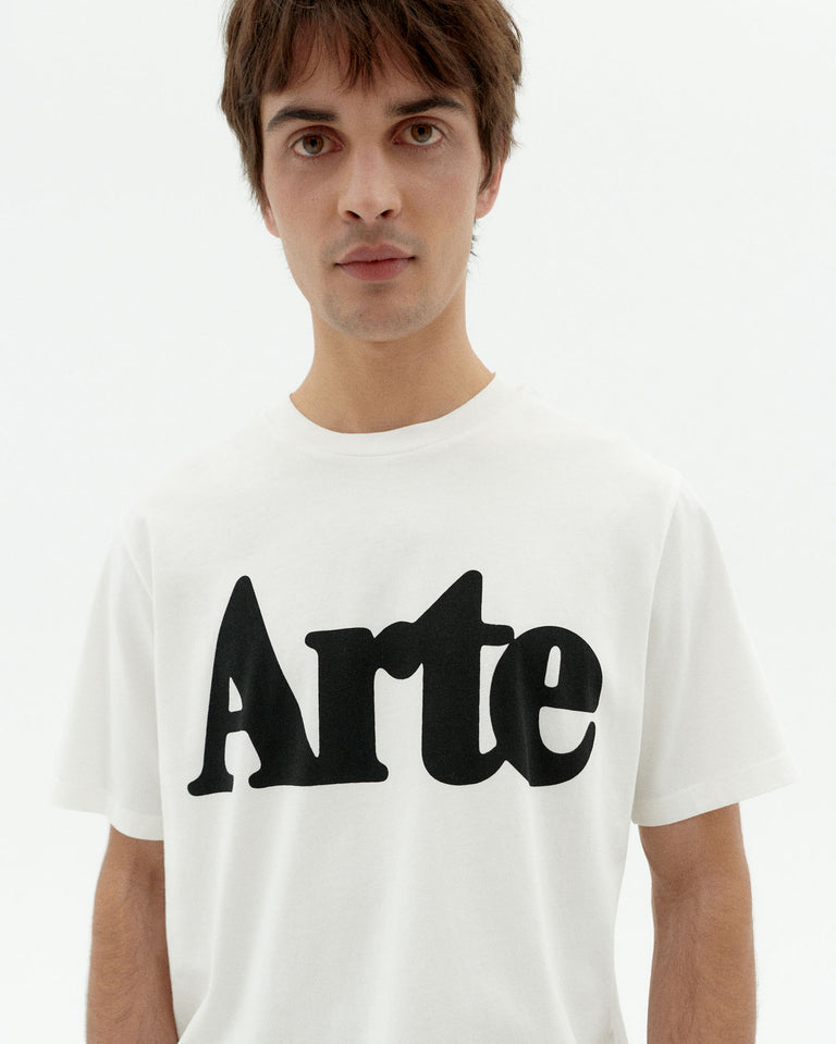 Camiseta blanca arte Zach sostenible-3