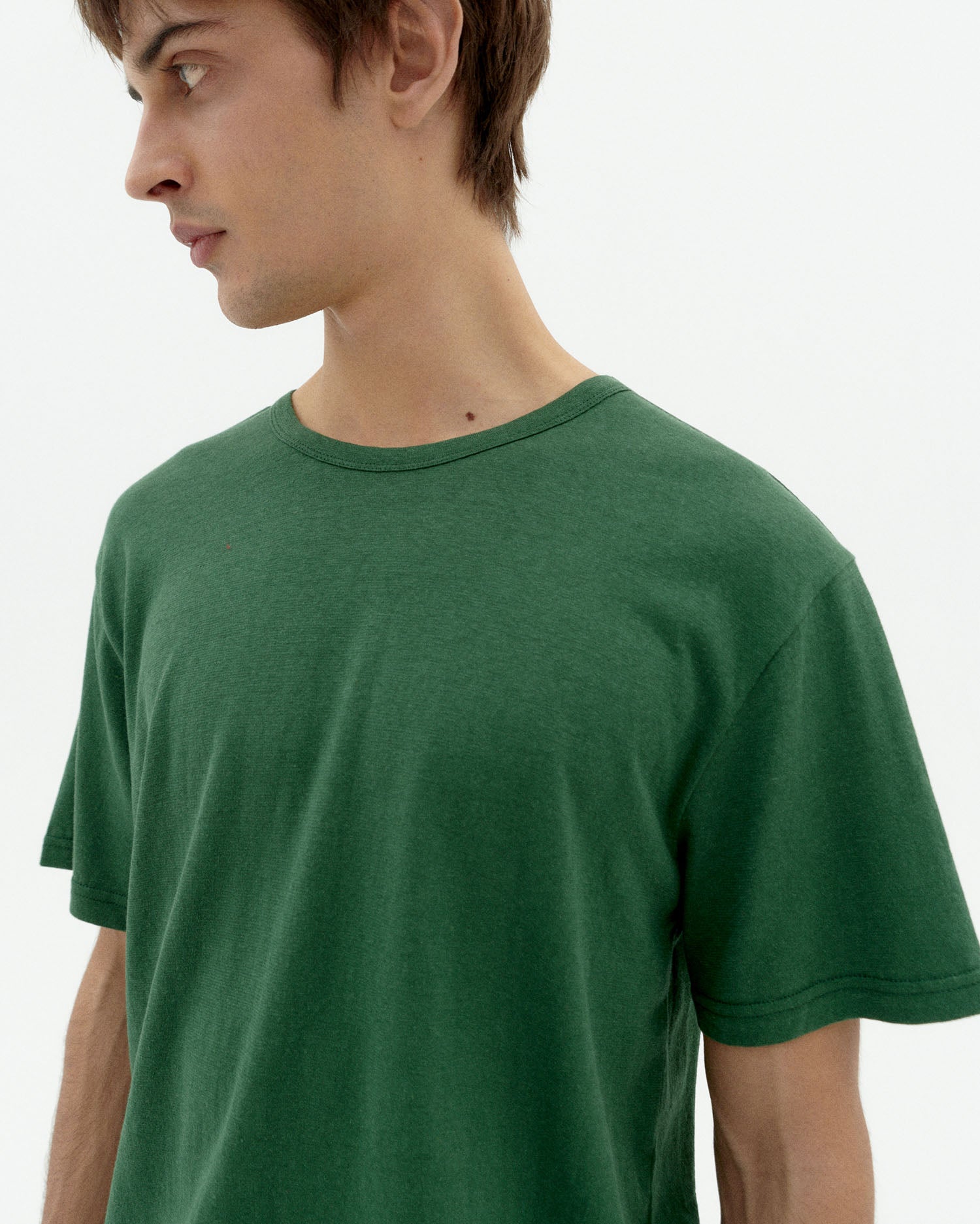 Camiseta verde hemp sostenible-3
