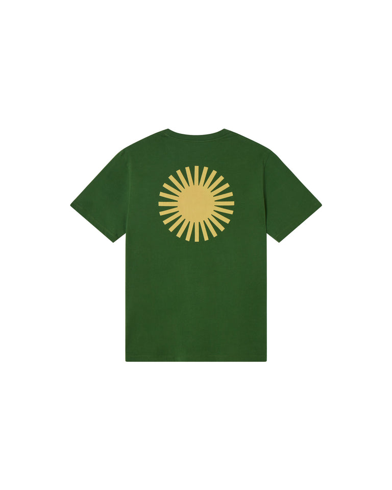 Camiseta verde sol espalda amarillo sostenible-silueta-2